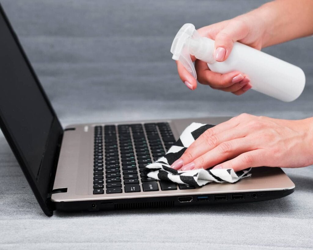 Laptop cleaning